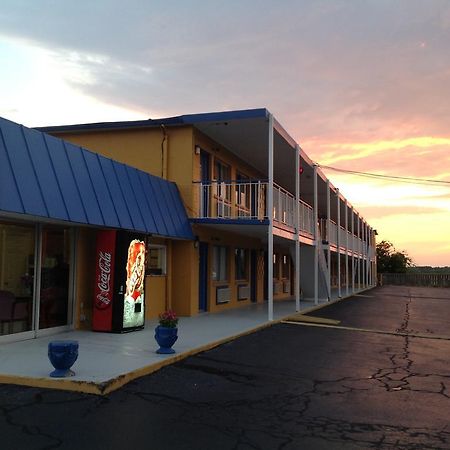 Belmont Inn And Suites Хамптън Екстериор снимка