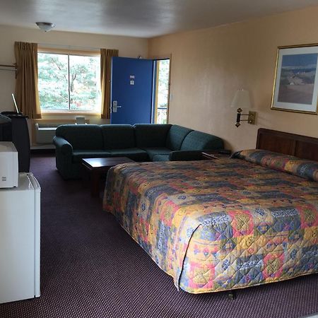 Belmont Inn And Suites Хамптън Екстериор снимка
