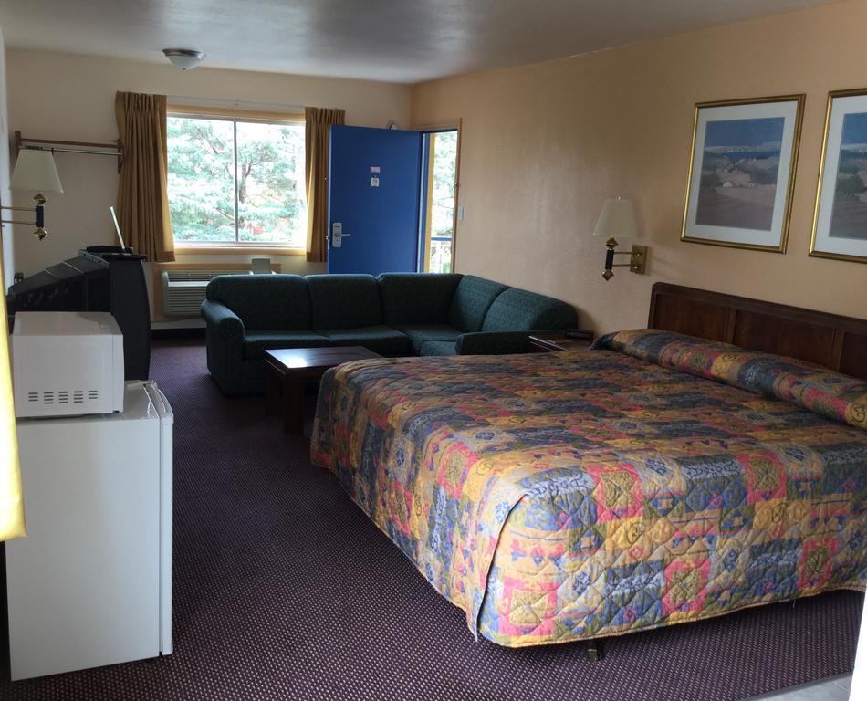 Belmont Inn And Suites Хамптън Екстериор снимка