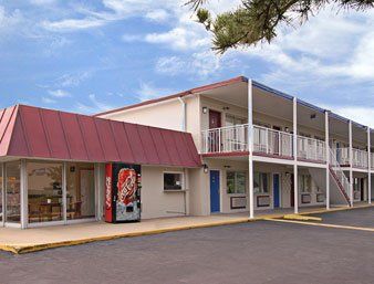 Belmont Inn And Suites Хамптън Екстериор снимка