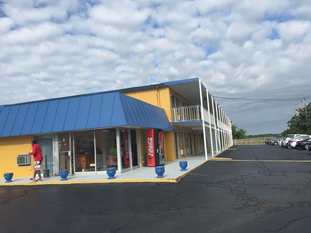 Belmont Inn And Suites Хамптън Екстериор снимка