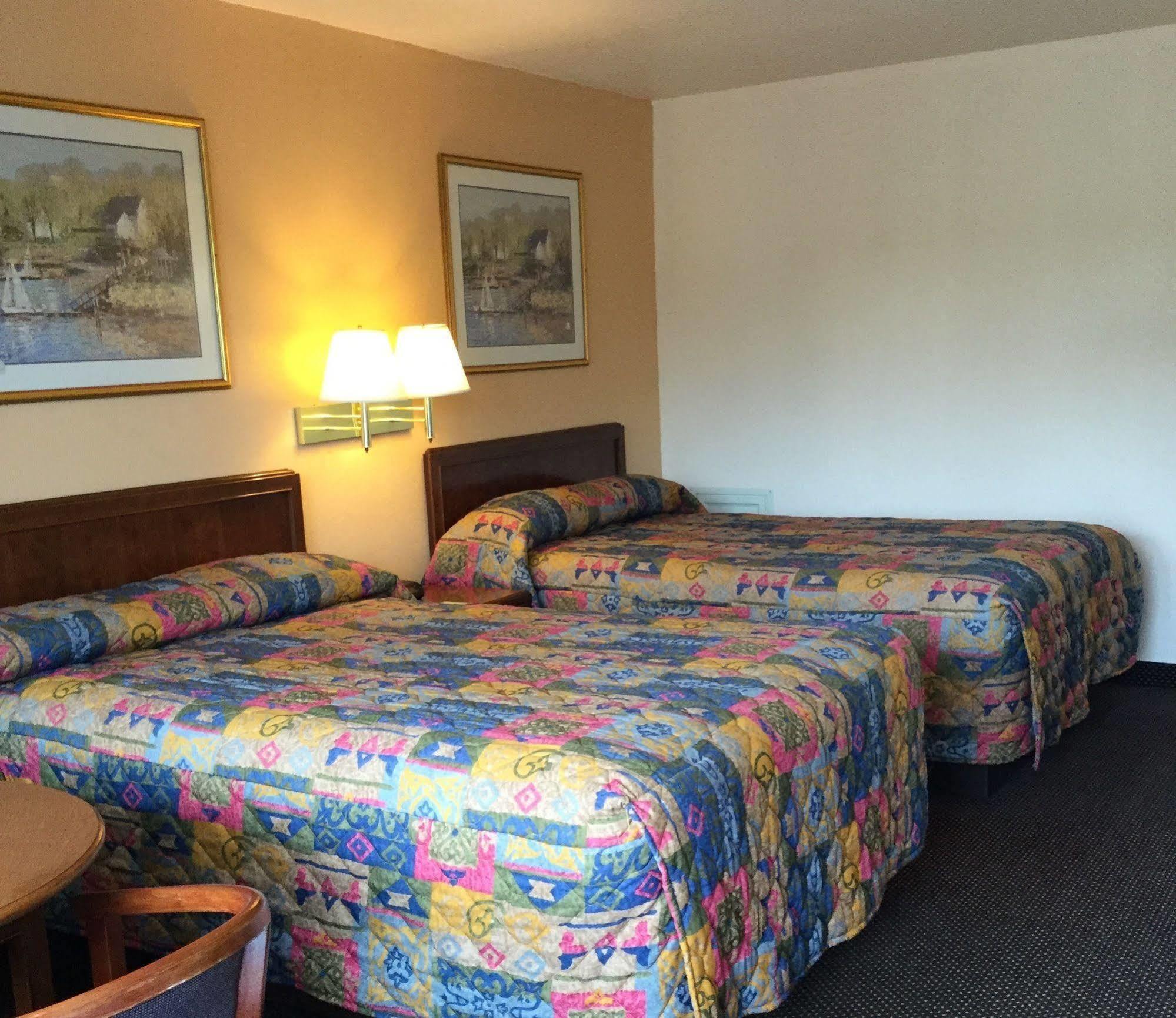 Belmont Inn And Suites Хамптън Екстериор снимка
